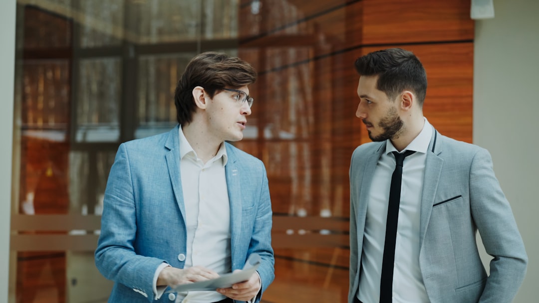 ein business case ist eine strukturierte analyse zur bewertung der wirtschaftlichkeit eines projekts oder einer investition, um fundierte entscheidungsgrundlagen zu schaffen.