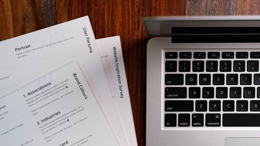 ein befristeter arbeitsvertrag regelt die beschäftigung für eine festgelegte dauer und bietet sowohl arbeitgebern als auch arbeitnehmern klare zeitliche rahmenbedingungen.